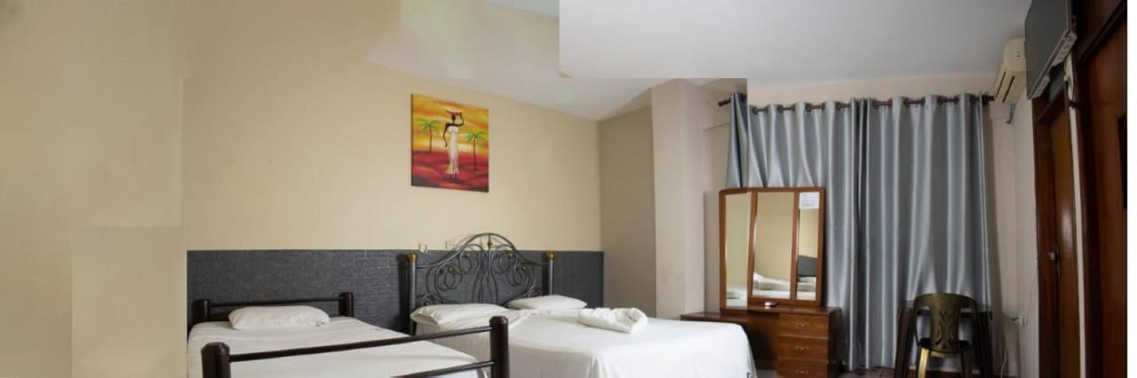 Hostal Ibiza Santa Cruz de La Sierra Ngoại thất bức ảnh