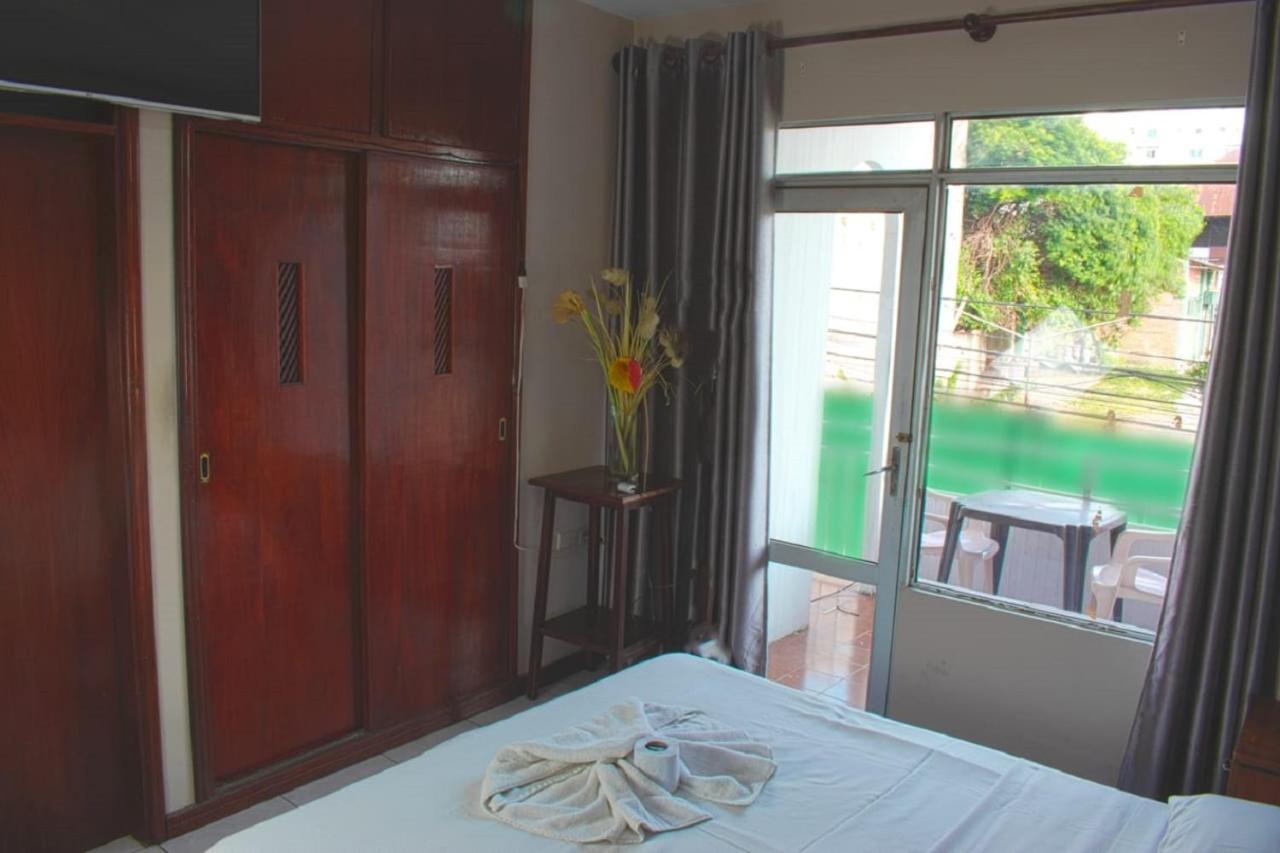 Hostal Ibiza Santa Cruz de La Sierra Ngoại thất bức ảnh